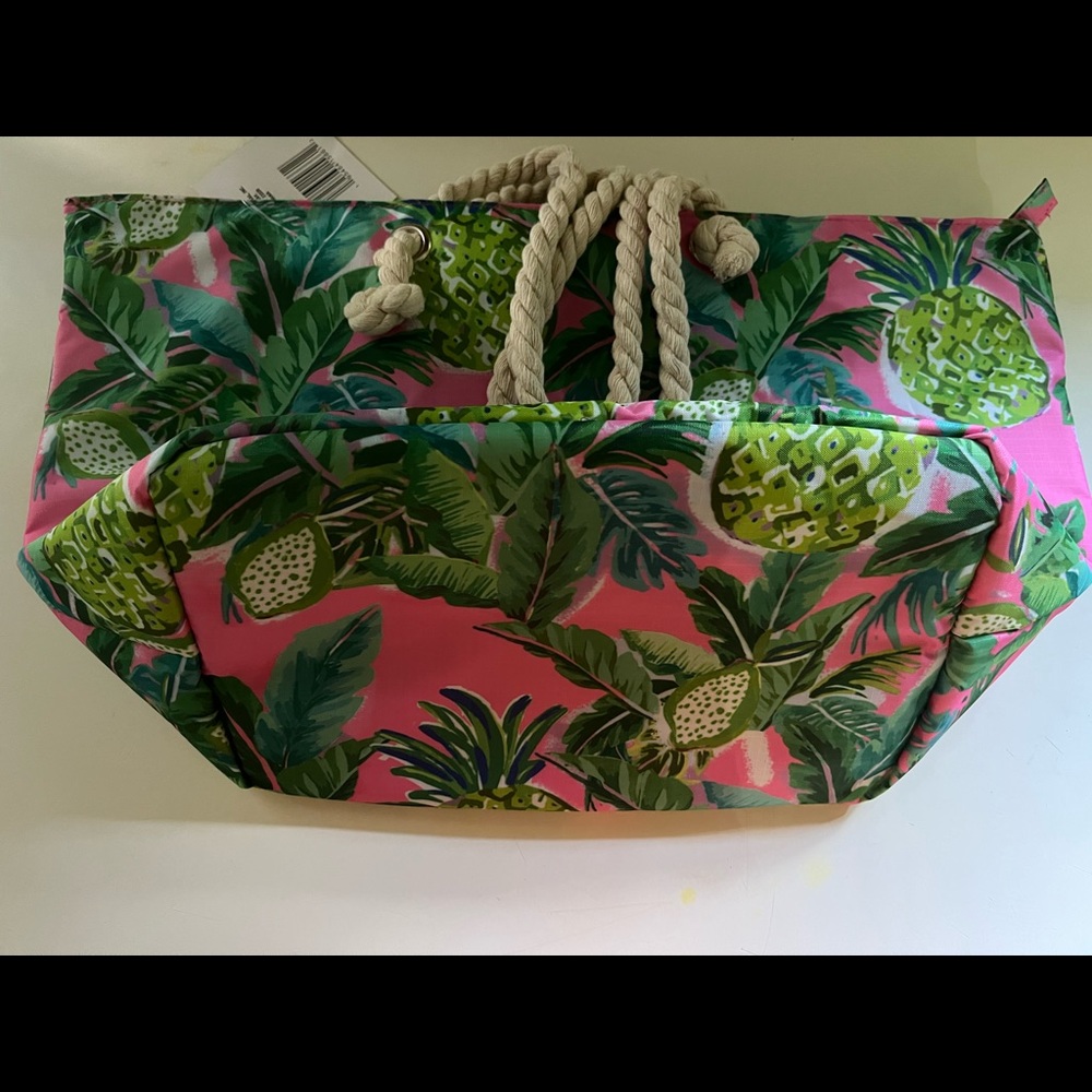 INSULATED TOTE CARRY ALL BAG IN PINK & GREEN PINEAPPLE & FOLIAGE PRINT